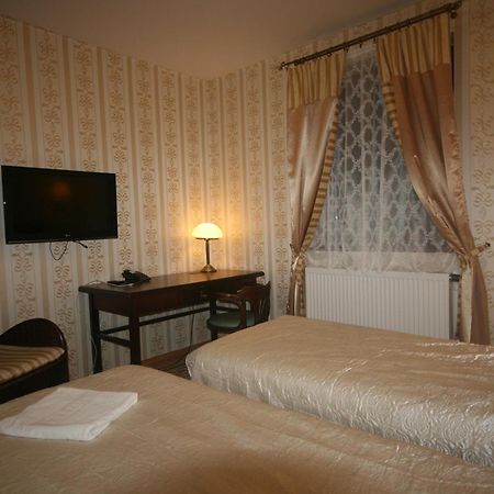 Dwor Ostoia Hotell Rymanów Rum bild