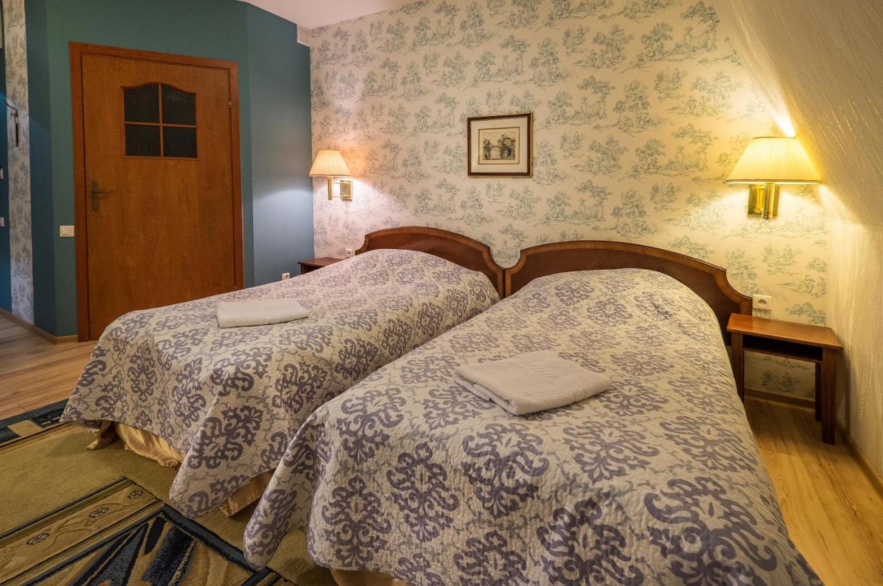 Dwor Ostoia Hotell Rymanów Exteriör bild