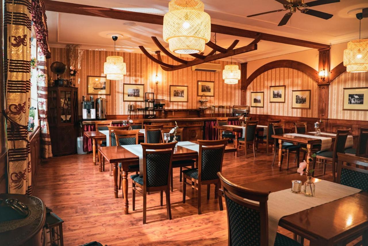 Dwor Ostoia Hotell Rymanów Exteriör bild