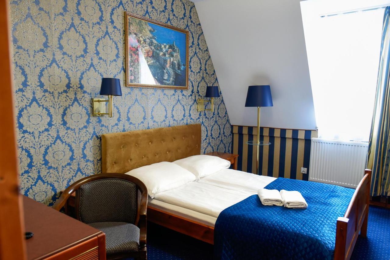Dwor Ostoia Hotell Rymanów Exteriör bild