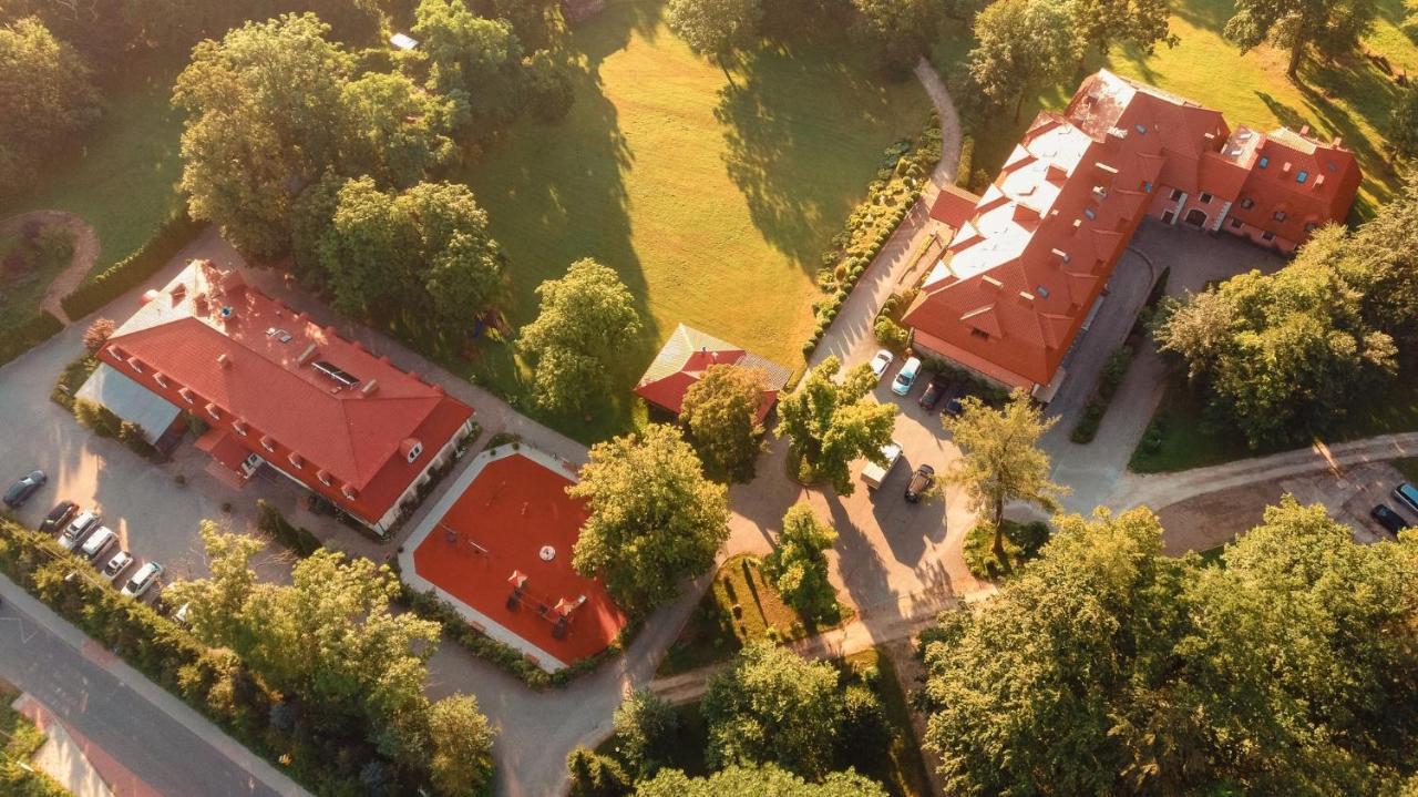 Dwor Ostoia Hotell Rymanów Exteriör bild