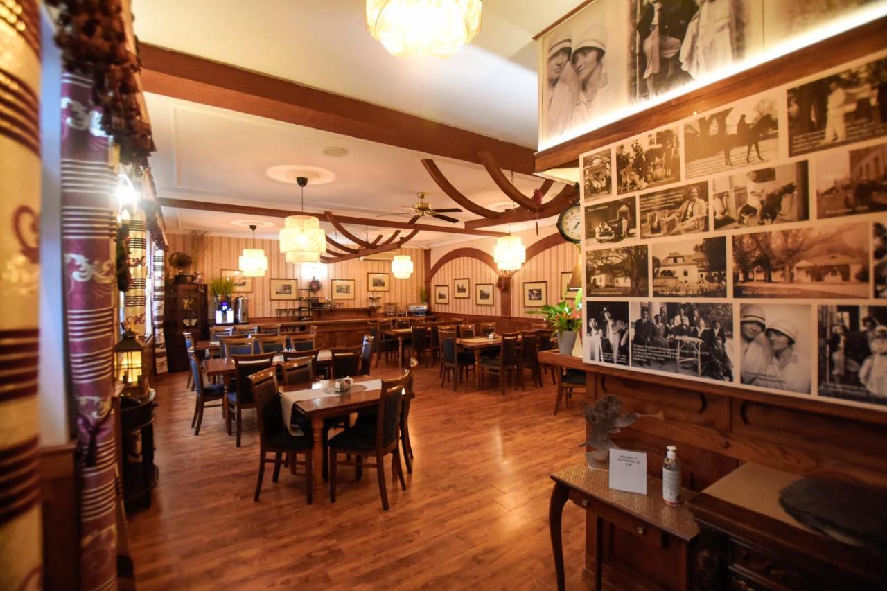 Dwor Ostoia Hotell Rymanów Exteriör bild