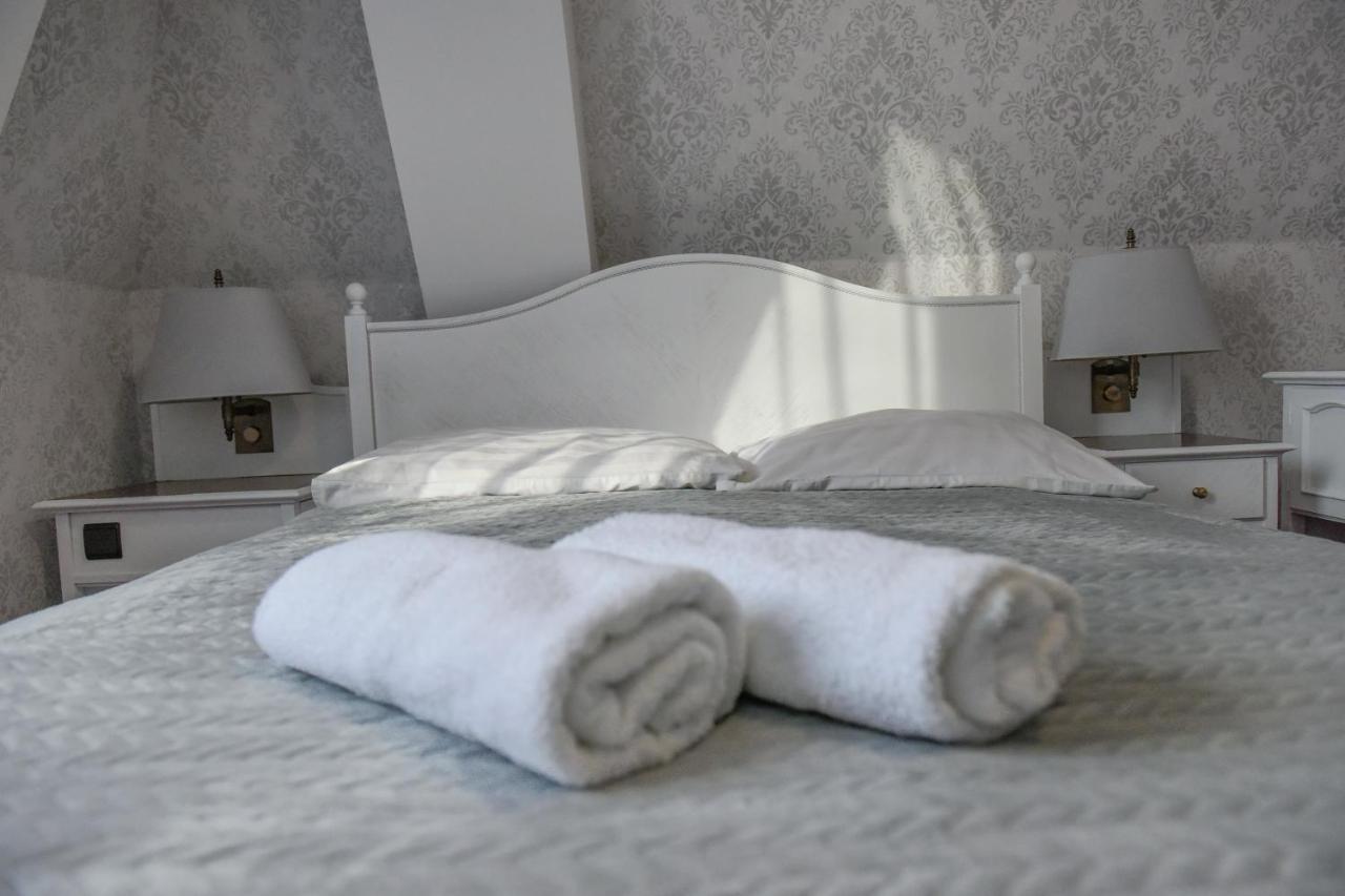 Dwor Ostoia Hotell Rymanów Exteriör bild