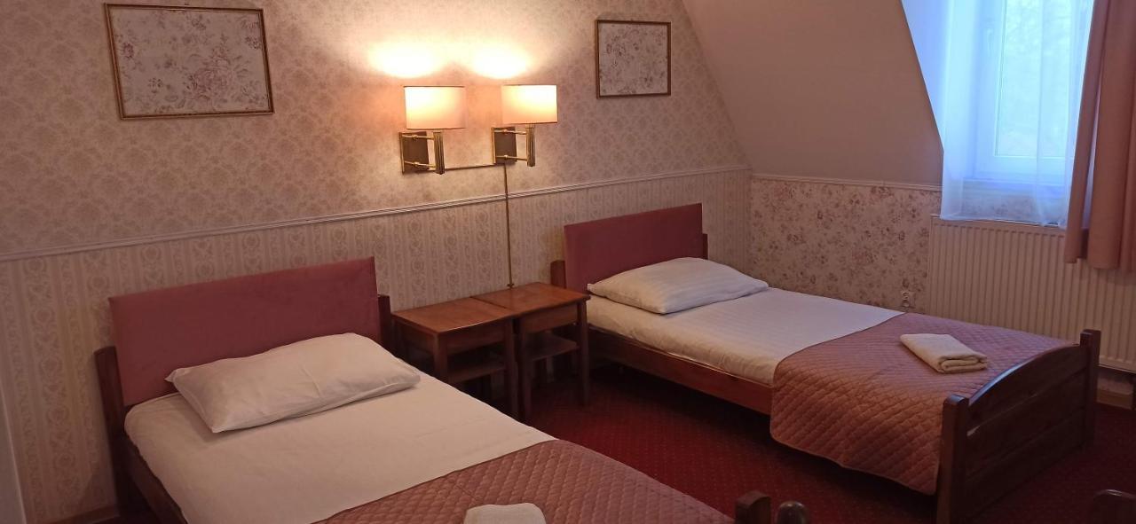 Dwor Ostoia Hotell Rymanów Exteriör bild