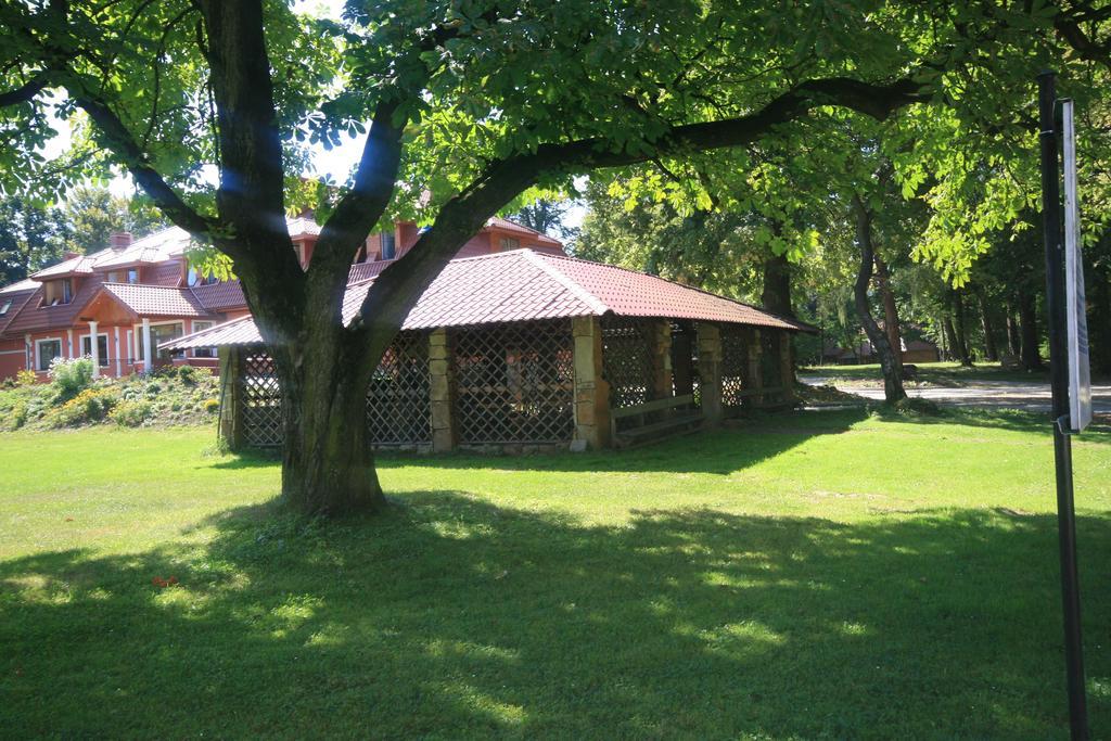 Dwor Ostoia Hotell Rymanów Exteriör bild