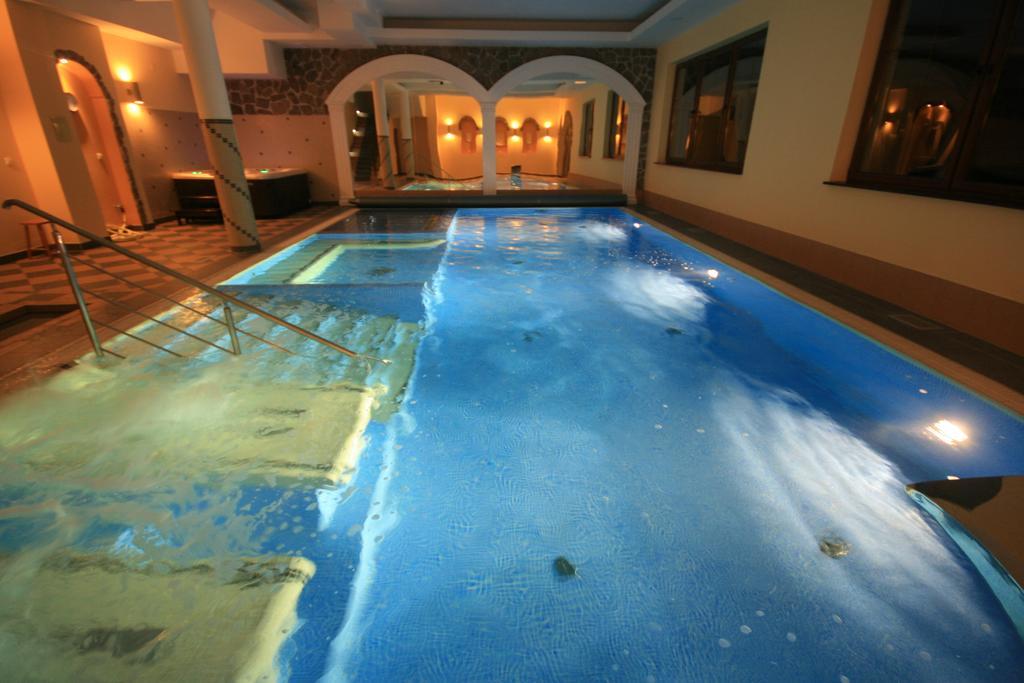 Dwor Ostoia Hotell Rymanów Exteriör bild