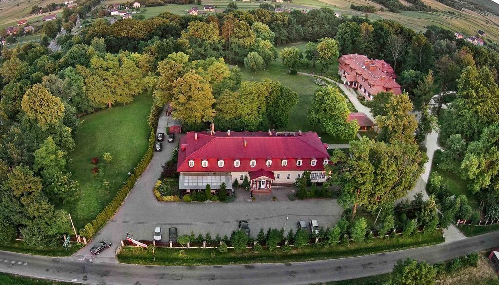Dwor Ostoia Hotell Rymanów Exteriör bild