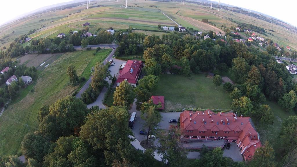 Dwor Ostoia Hotell Rymanów Exteriör bild