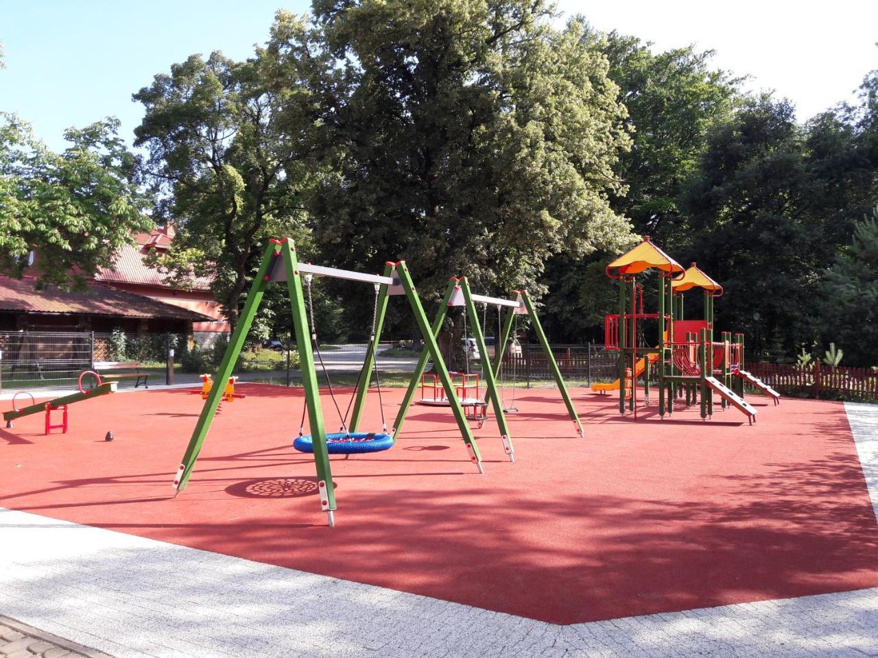 Dwor Ostoia Hotell Rymanów Exteriör bild